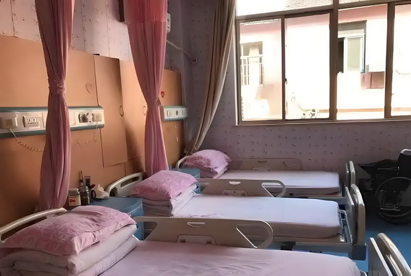 君须怜我：冷妃倾城
